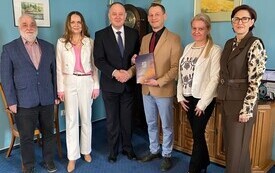 podpisanie umowy 14.04 09