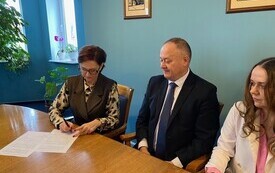 podpisanie umowy 14.04 03